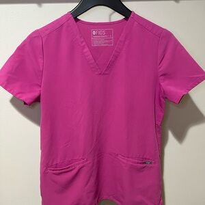 Figs Women's Vivid Pink Short Sleeve Top